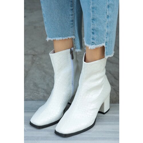 Mio Gusto Macy Alligator Pattern White Women's Heeled Boots. Cene