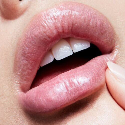 MAC Cosmetics Lipglass sijaj za ustnice odtenek Cultured 3.1 ml Slike