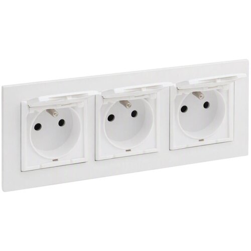 Legrand Trojna spoljna kućna utičnica 250V/16A sa ramom NILOE STEP bela Slike