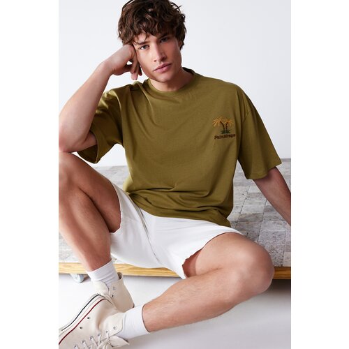 Trendyol Men's Khaki Oversize Tropical Embroidery 100% Cotton T-Shirt Slike