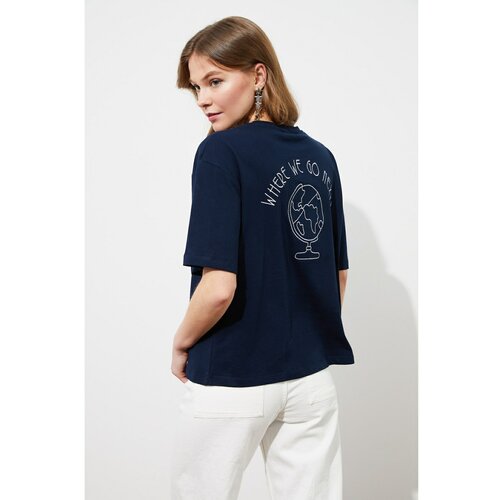 Trendyol Navy Blue Back Embroidered Loose Pattern Knitted T-Shirt Slike