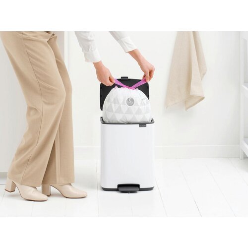 Brabantia bijela željezna kanta za smeće s pedalom 12 l bo &amp;ndash; Slike