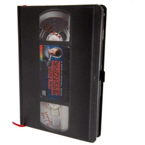 Pyramid Stranger Things Premium Notebook A5 VHS (S1) ( 037215 ) Slike