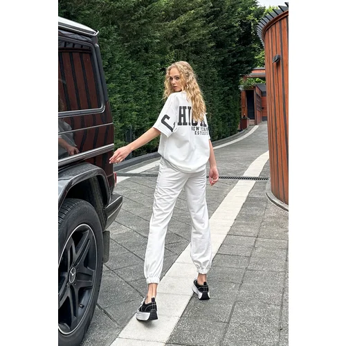 Trend Alaçatı Stili Women Ecru Crewneck Printed T-Shirt And Jogging Tracksuit Set