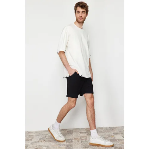 Trendyol Black Regular Cut Basic Shorts