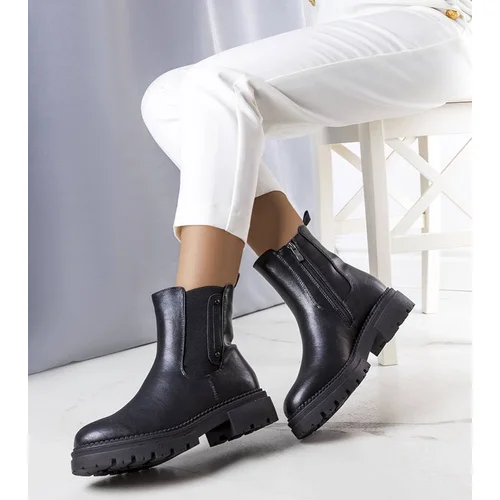 D/CEO Black patent leather insulated boots Campi