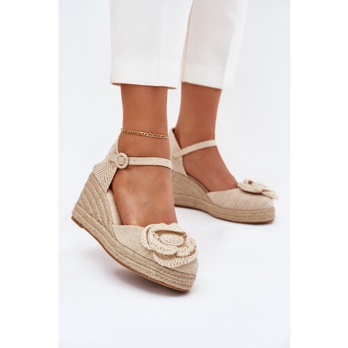 Boto Women's Wedge Sandals With Braiding And Crocheted Flower Beige Ismilea Cene