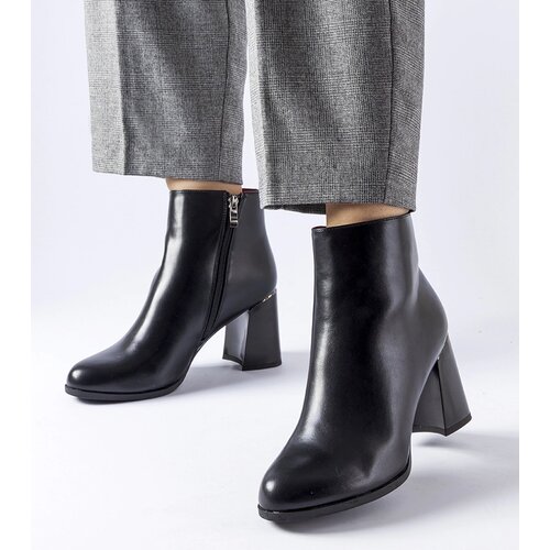 Gemre Black insulated ankle boots with decorative heel Clivi Slike
