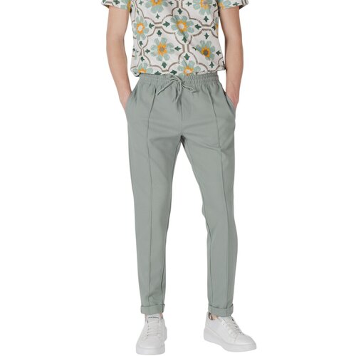 Antony Morato CARROT FIT WITH LOGOED METAL BADGE MMFP00407-FA150194 Zelena Slike