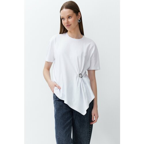 Trendyol White 100% Cotton Gold Accessory Detail Asymmetric Knitted T-Shirt Slike