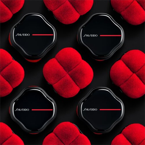 Shiseido HANATSUBAKI HAKE Polishing Face Brush čopič za nanos tekočih in pudrastih izdelkov 1 kos Slike