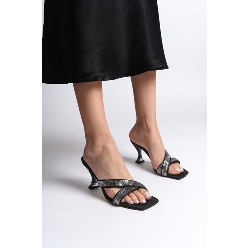 Capone Outfitters Women's Medium Heel Flat Toe Stony Slippers Slike