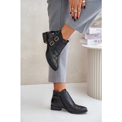 Maciejka Leather Ankle Boots With Low Heel And Buckles Cene