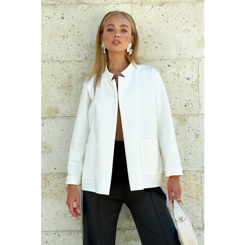 Trend Alaçatı Stili Women's Off White Stand Collar Double Pocket Diving Jacket