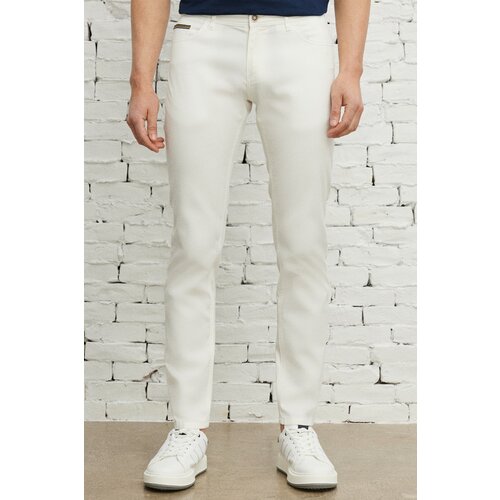 AC&Co / Altınyıldız Classics Men's White Slim Fit Slim Fit 5 Pockets Flexible Chino Trousers. Slike