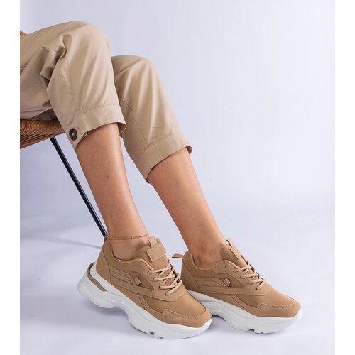 Gemre Brown sneakers on a thicker sole Guerrera Cene