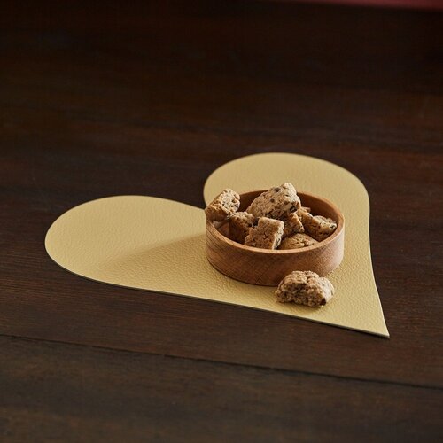 LIND DNA Pogrinjek iz eko usnja 30x30 cm Heart Hippo &amp;ndash; Slike