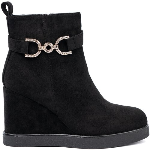 Shelvt Black suede boots with an elegant buckle Slike