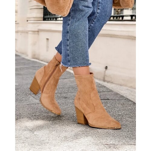 Resti Eko-suede women's ankle boots on a post Gris Cene