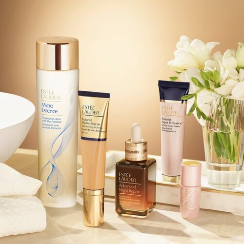 Est&amp;eacute;e Lauder Futurist Hydra Rescue vlažilni tekoči puder SPF 45 odtenek 1N0 Porcelain 35 ml Slike