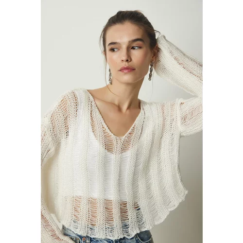 Happiness İstanbul Women's White V-Neck Ripped Detail Seasonal Crop Knitwear Sweater