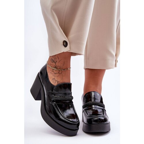 Kesi Leather shoes on the post with black Gelanor decoration Slike