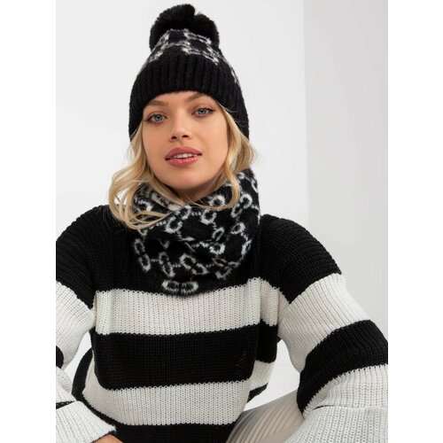 Fashion Hunters Women's winter cap black and white pattern Slike