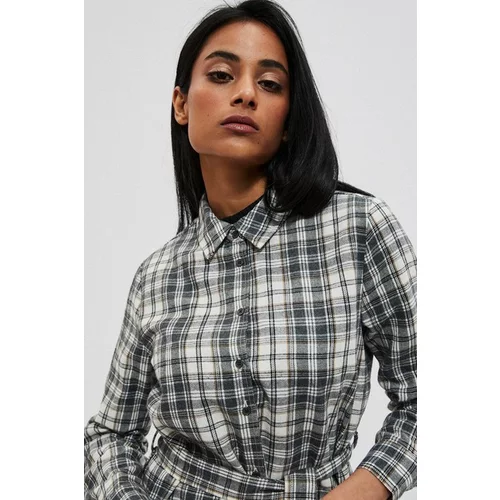 Moodo Shirt with a belt