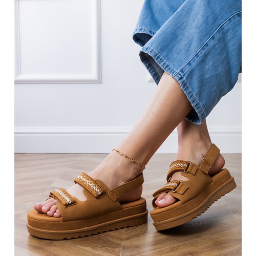 D/CEO Caramel sandals with embroidered straps on a platform Jenisej Cene