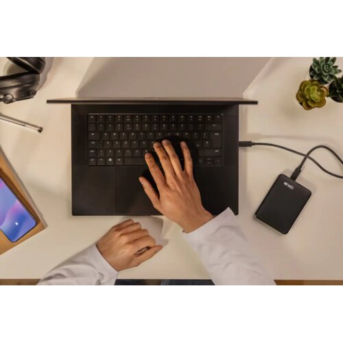 Western Digital external hdd 4TB, wd elements portable, USB3.2 Gen1 type-c, black WDBLSS0040BBK-WESN Slike