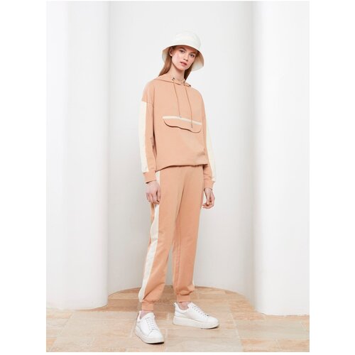 LC Waikiki Women&amp;#039;s Straight Jogger Sweatpants with Elastic Waist. Slike
