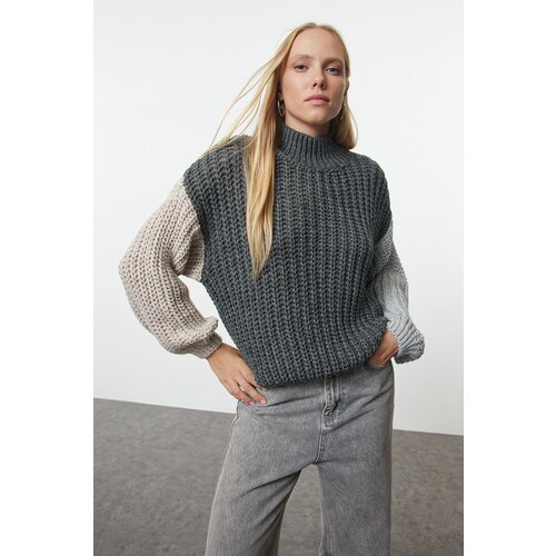 Trendyol Anthracite Wide Cut Soft Texture Color Block Knitwear Sweater Cene