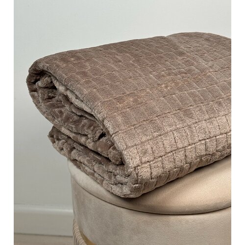 Gemre Beige quilted blanket Cene