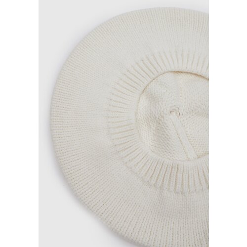 GAP Knitted beret with wool blend - Women&amp;#039;s Slike