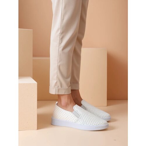 Resti Women&amp;#039;s perforated sports shoes Musio Slike