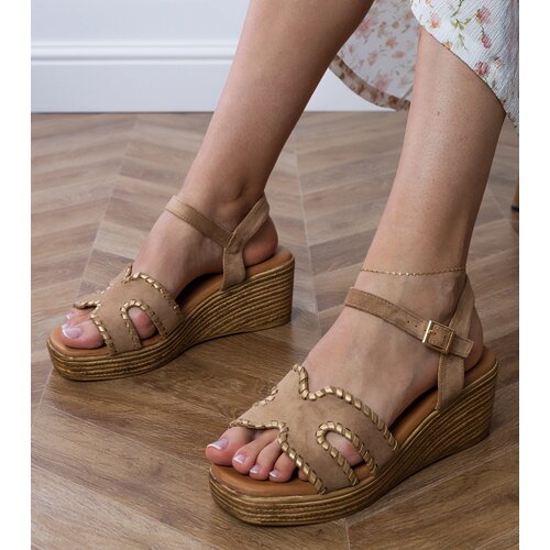 Gemre Beige Sandals with Embroidery on the Edges Lurisa Cene