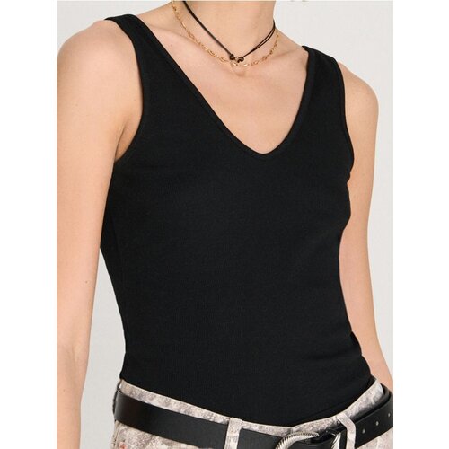 Sinsay Rebrasti top s V-izrezom Slike