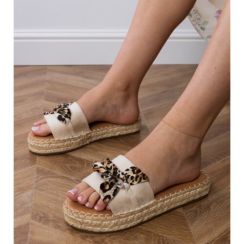 D/CEO White espadrille slides with a bow Kartis Cene