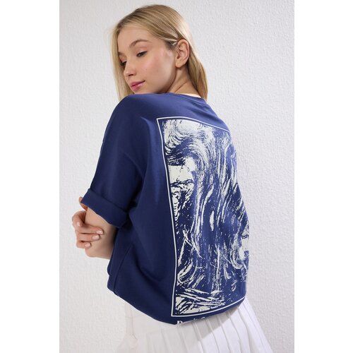 Trendyol Navy Blue 100% Cotton Back and Front Printed Oversize/Comfortable Cut Knitted T-Shirt Slike