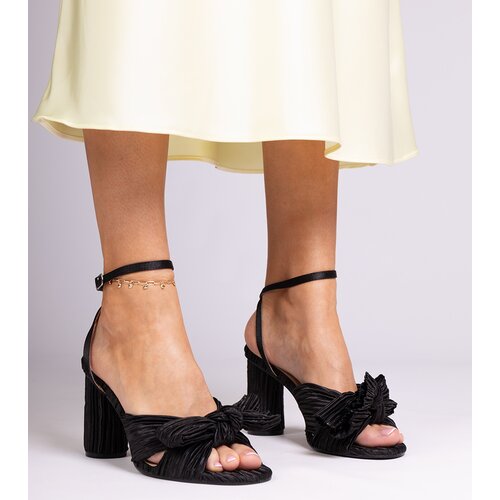 D/CEO marka niezdefiniowana Black bow sandals on a block heel Zarida Slike