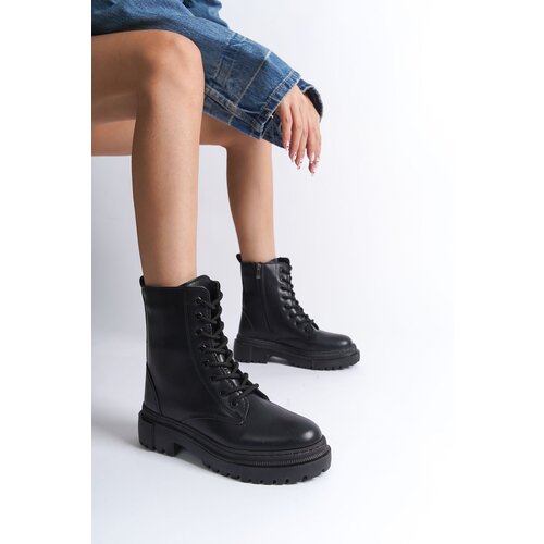 Capone Outfitters Zippered and Laced Boots Slike