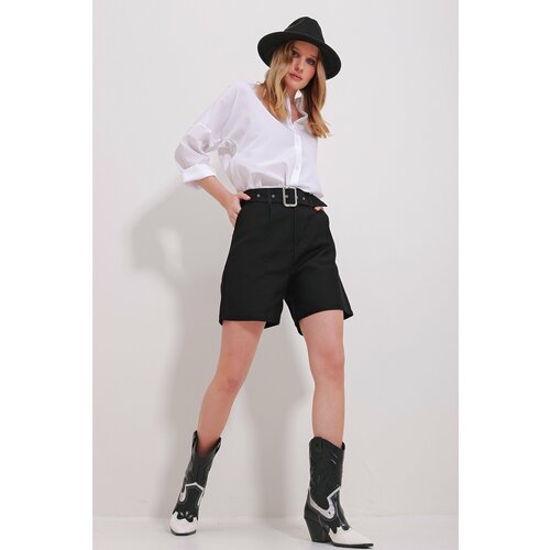 Trend Alaçatı Stili Women's Black Double Pocket Waist Belted Gabardine Shorts Slike
