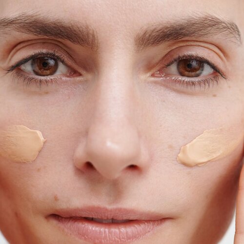 Dr. Hauschka Regenerating Day Cream Complexion osvežilna krema za zrelo kožo 40 ml za ženske Cene