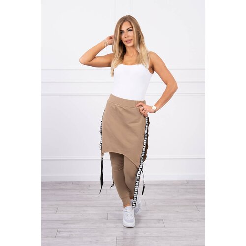 Kesi Pants/suit with a camel sign on selfie Slike