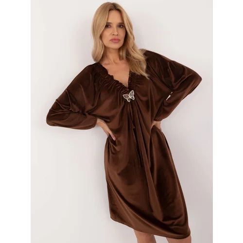 Fashionhunters Brown velour dress with appliqué