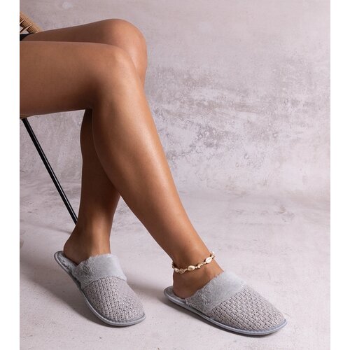 Gemre Gray slippers decorated with Sir's thread Cene