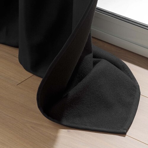 Douceur d int&amp;eacute;rieur Crna zavjesa sa zvučnom izolacijom od mikrovlakana 135x260 cm Micropolar &amp;ndash; Slike