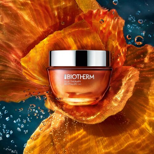 Biotherm Blue Therapy Amber Algae Revitalize hranljiva in posvetlitvena dnevna krema za obraz 50 ml za ženske Slike