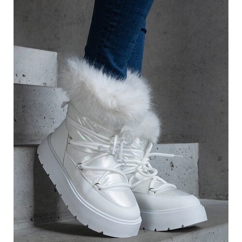 Gemre White insulated snow boots with fur Arilla Cene