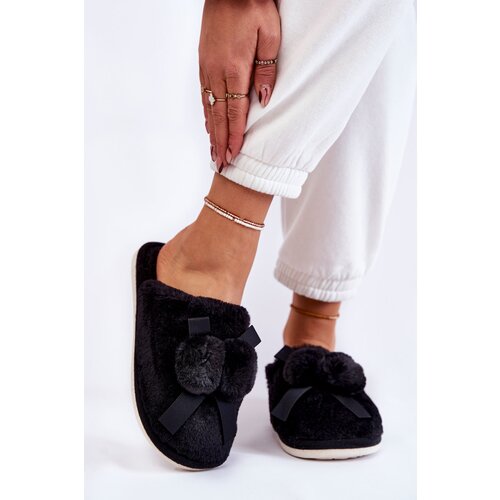 Kesi Women&amp;#039;s fur slippers with pompom Black Castello Slike